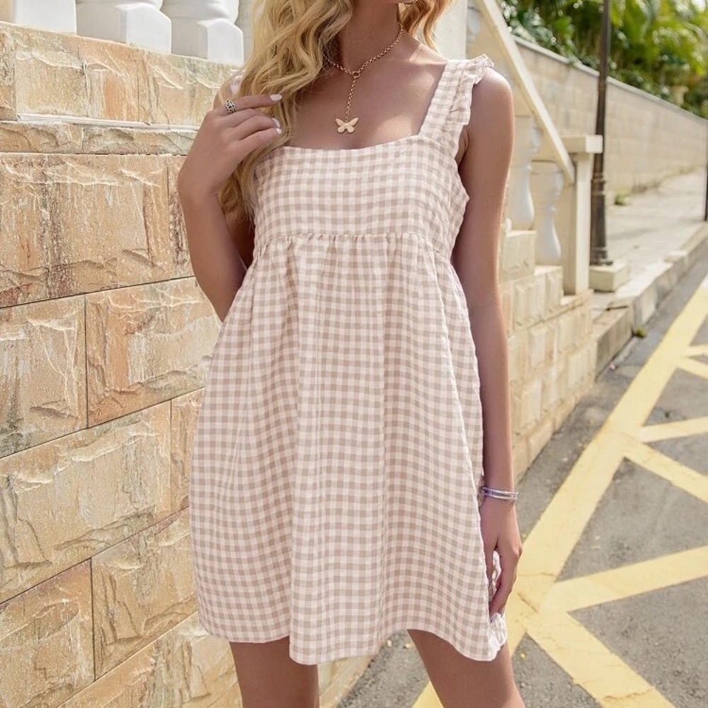 Ruffle strap gingham dress